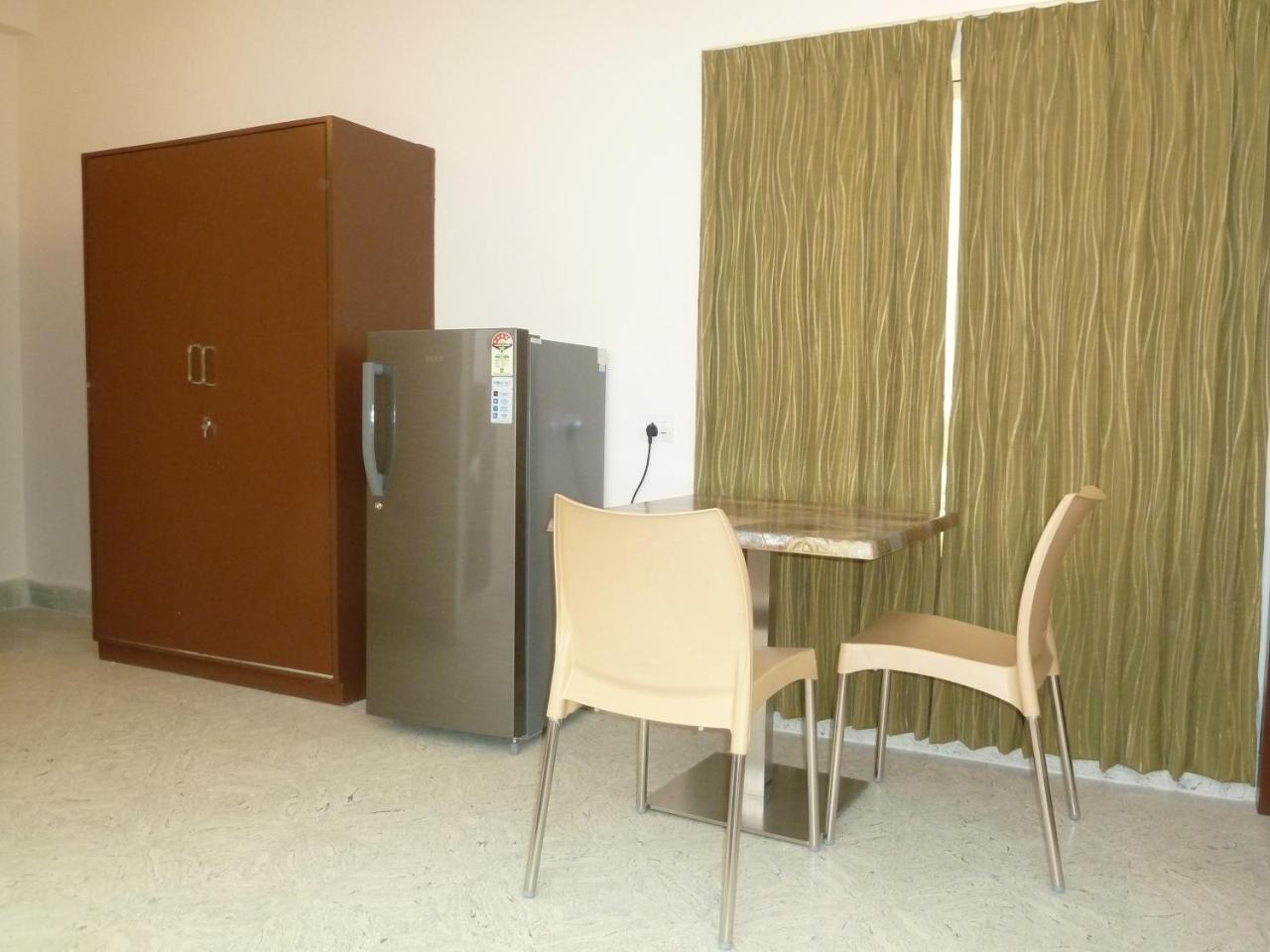 Sreeparthi Hotel Puttaparthi Bagian luar foto