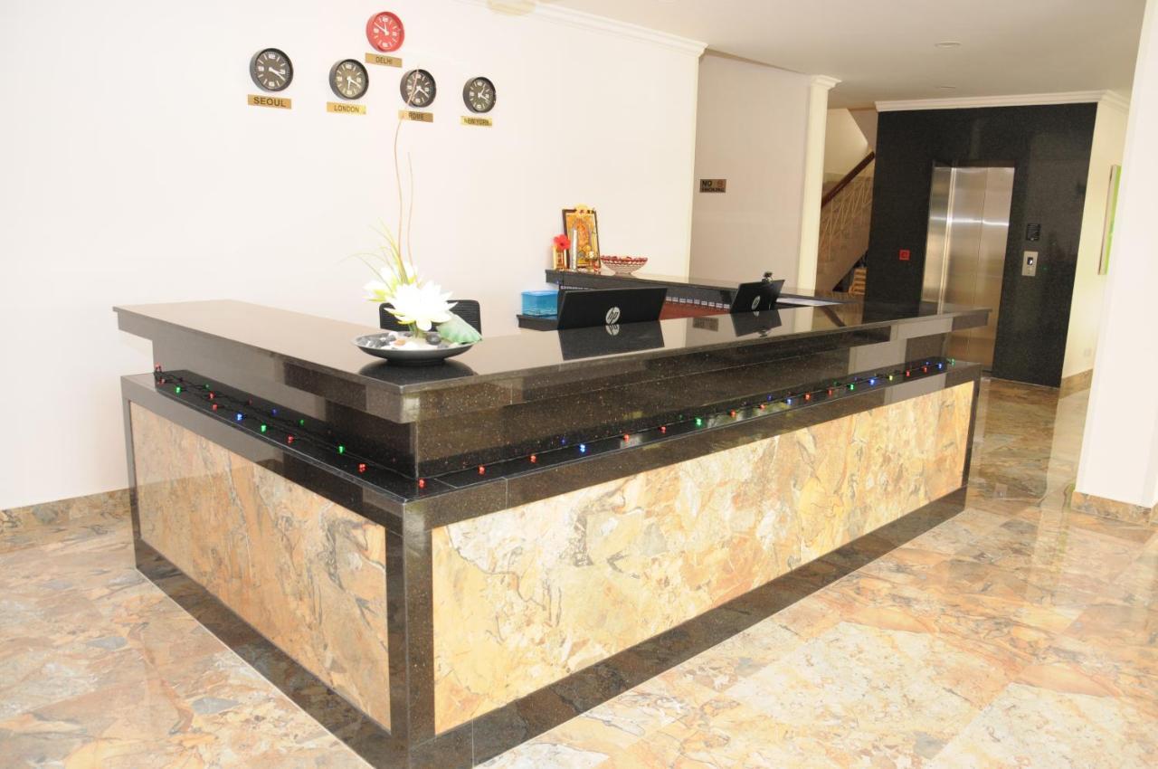 Sreeparthi Hotel Puttaparthi Bagian luar foto