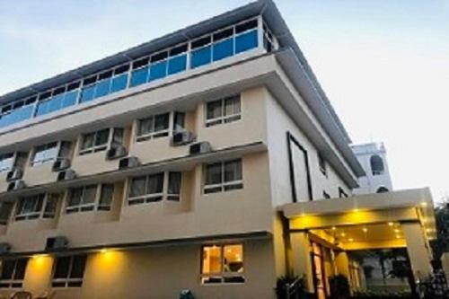 Sreeparthi Hotel Puttaparthi Bagian luar foto